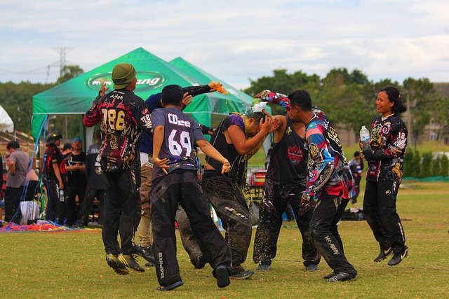 进攻输出不 进攻输出不