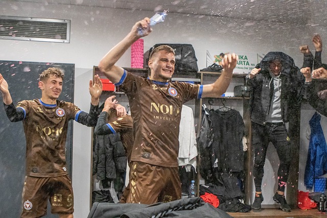 跳反应和水 跳反应和水